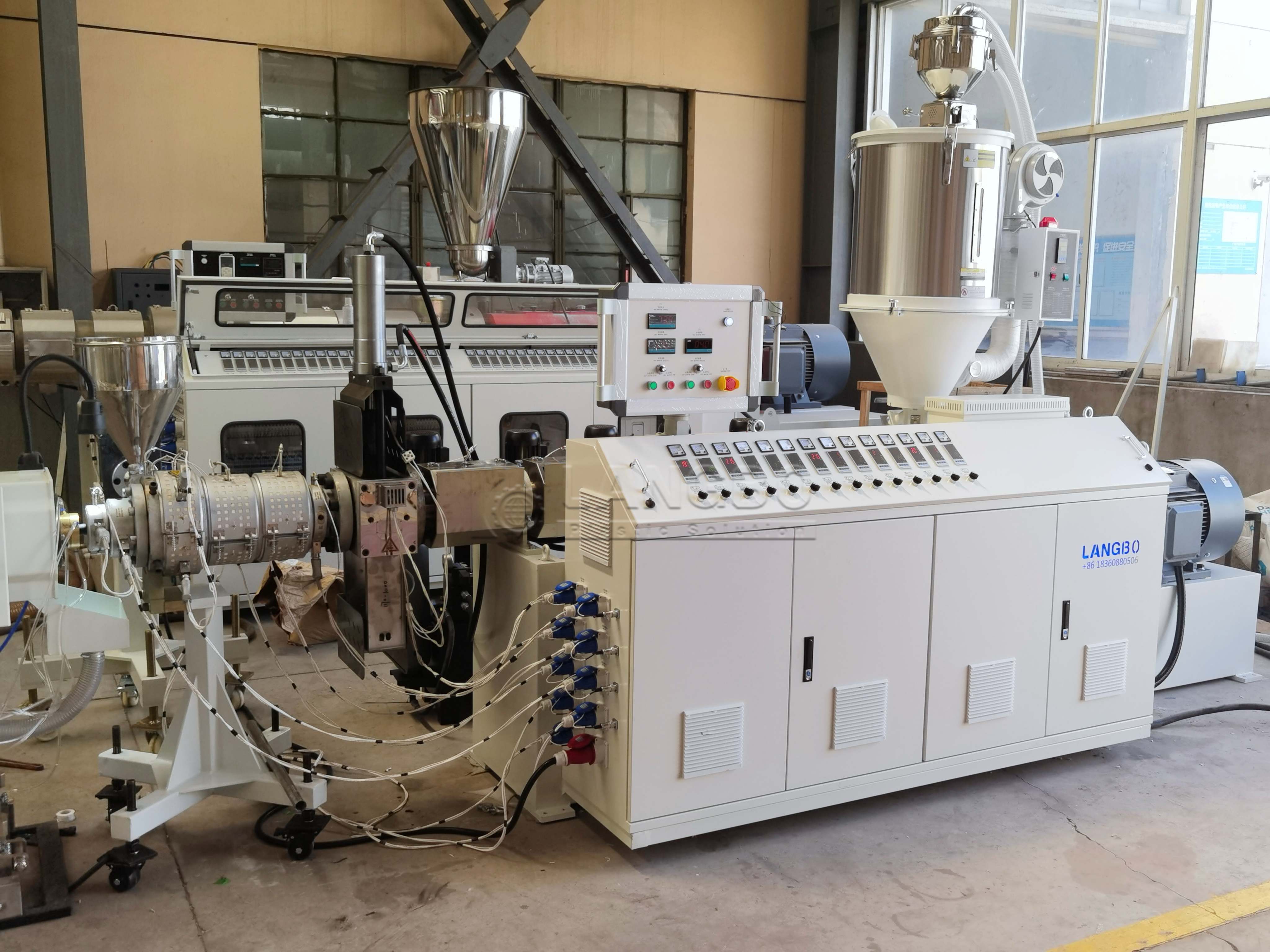 mais recente caso da empresa sobre Tunisia PE Pipe Extrusion Line Project for Water Supply and Infrastructure Applications