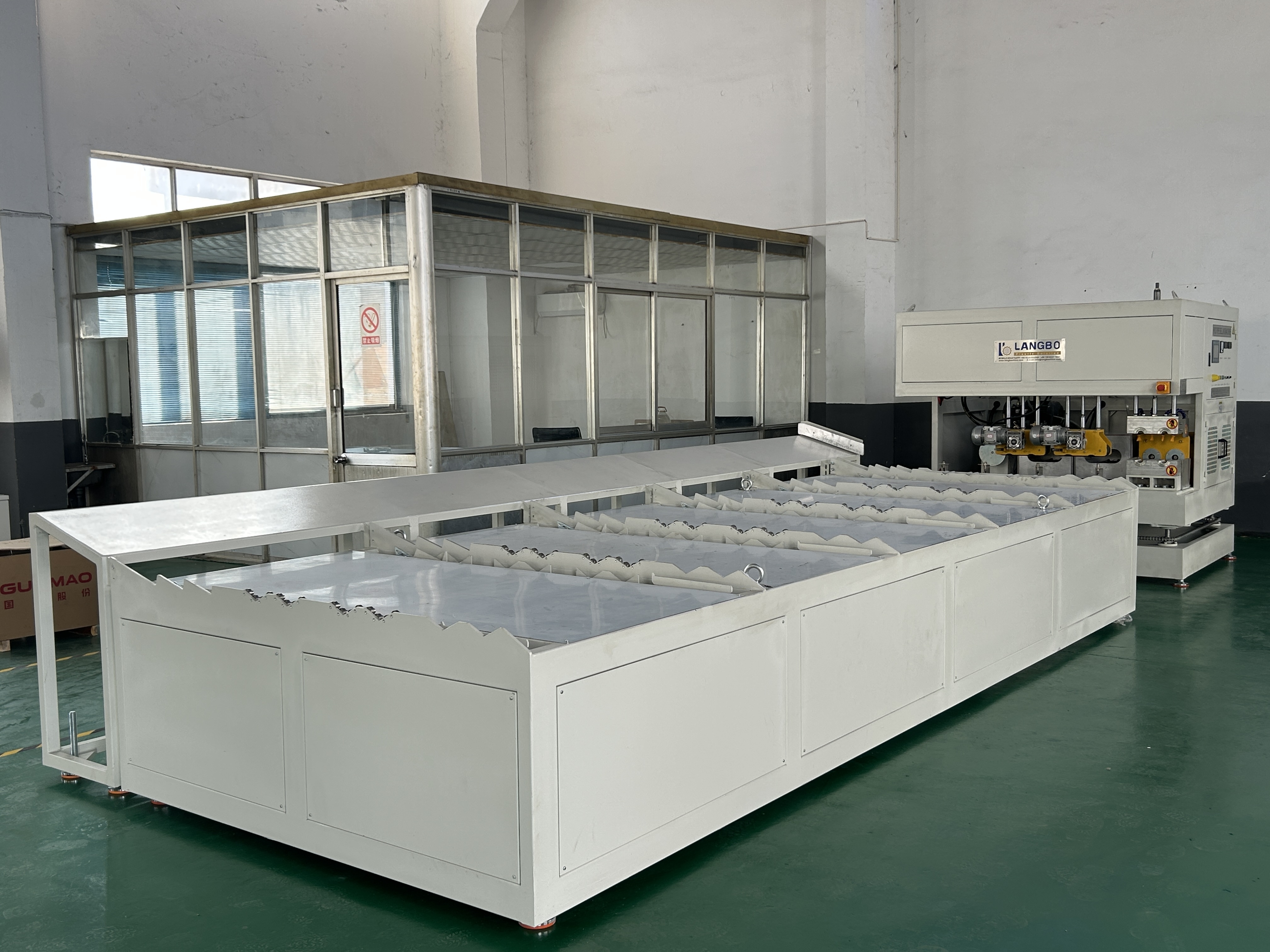 mais recente caso da empresa sobre Projeto de máquina Belling de tubo de PVC para fabricação de tubo de soquete no Egito