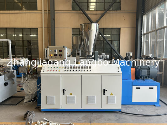 qualidade  Conical Double Twin Screw Plastic Baseboard Extrusion PVC Skirting Profiles Extruder Production Line Making Machine Fábrica