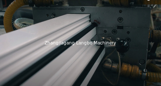 Melhorar o Processo de Produção 1180mm PVC Profil de Janela Máquina de Fabricação Duas Pistas