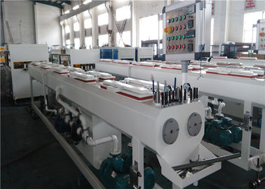 linha da extrusão da tubulação do PVC da capacidade 150KG/High com poeira/Chip Free Cutting System