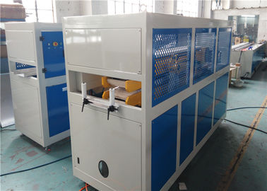 Linha tamanho da extrusão do painel de parede do PVC da eficiência elevada do perfil do controlo automático 300MM