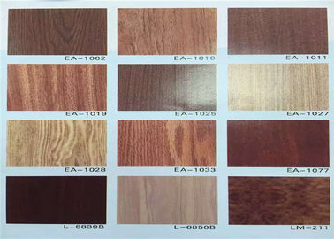 Linha de produção especial do painel de parede de WPC com a extrusora de parafuso gêmea cônica