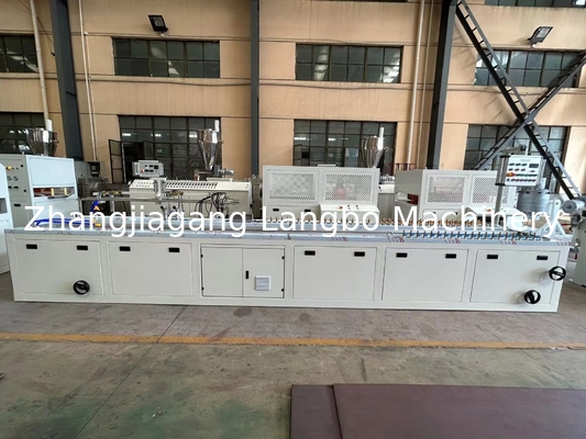 Assure Máquina de Fabricação de Perfis de Esquina de PVC com Duas Pistas Independentes e Potência de Motor de 55KW