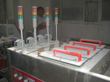 O PVC dos bens quatro conduz parafuso do dobro da capacidade 250KG/H/350KG/H de fabricação da máquina