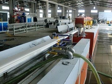 Máquina de extrusão de PVC de 350 kg/h de capacidade para linha de produção de perfis de plástico com aditivos de PVC de matéria-prima