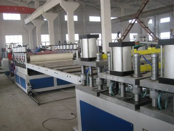Linha dobro capacidade a rendimento elevado da extrusão da placa da espuma do PVC do parafuso de 600kg/H