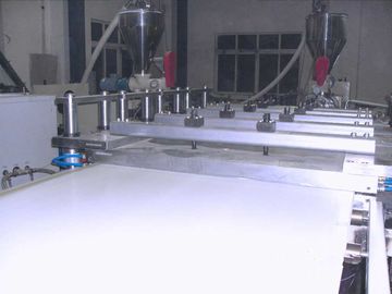 Linha à prova de choque isolação térmica da extrusão da placa da espuma do PVC resistente do tempo