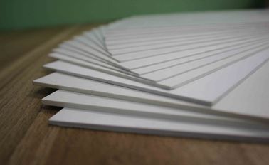 Do PVC espumado livre livre da linha/decoração da folha da linha de produção da placa da espuma do PVC linha da extrusão da folha da espuma/PVC