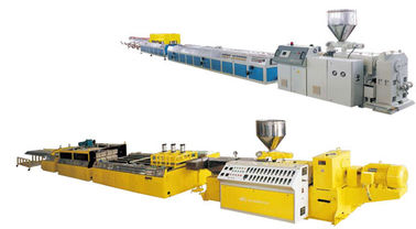 A máquina da placa da espuma de WPC Celuka/PVC, 400kg/H Output a máquina da extrusora do PVC