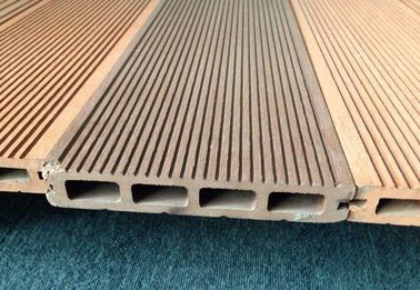 WPC Decking Flooring Post Composite Profile Rail Extrusion Production Line Making Machine (máquina de produção de linha de extrusão de trilhos)