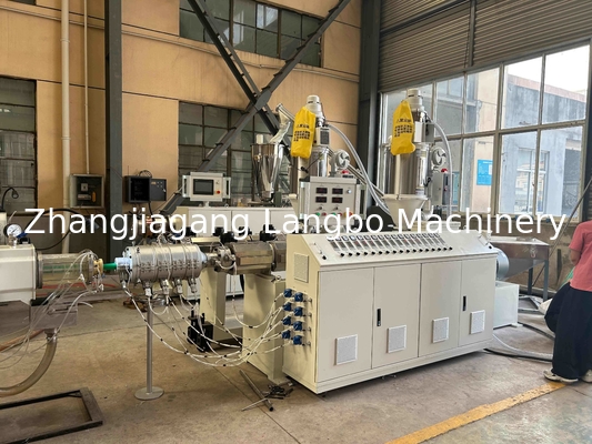 Linha de produção de extrusão de tubos de condução elétrica de água / máquina de fabricação de tubos corrugados de parede única PPR
