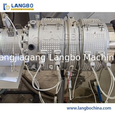 Máquinas de produção de tubos de água de plástico de PVC Extrusoras de tubos com sistema de controlo automático