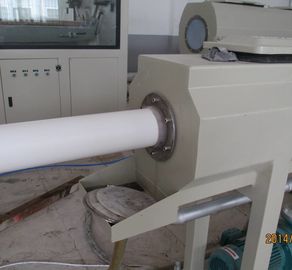 Fibra gêmea cônica de baixo nível de ruído do PVC da extrusora de parafuso que reforça a fatura macia da tubulação