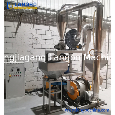 Tubo de PVC reciclado por triturador e pulverizador