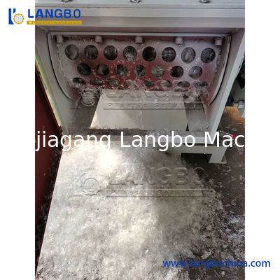 Máquina Trituradora de Plástico para Trituração e Reciclagem de Resíduos Industriais em Blocos e Cartões