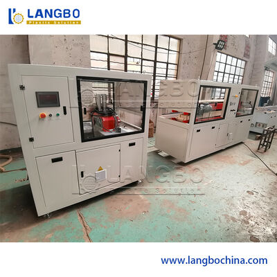 Linha a rendimento elevado capacidade da extrusão do perfil do PVC do tamanho 250KG/H do perfil de 300MM