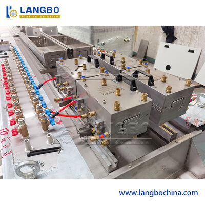 Linha da extrusão do perfil do PVC 150KG/H com economia de energia do controle do tela táctil do Plc