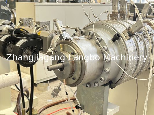 Linha de extrusão de tubos de PVC de 50-200 mm / Máquina de fabricação de tubos de PVC / Linha de produção de tubos de PVC