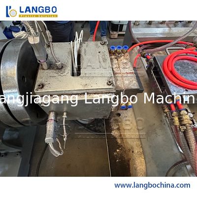 Linha 100 da extrusão do perfil do CE WPC - capacidade de produção 150KG/H alta
