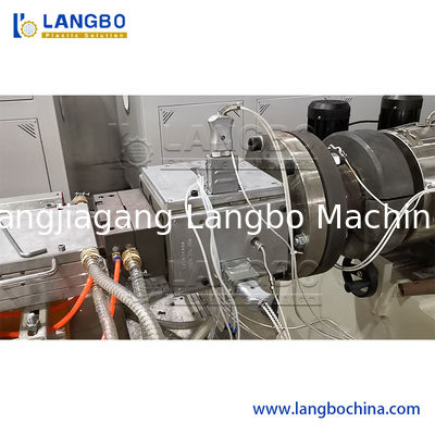 Linha arquitetónica poder da extrusão do perfil de WPC do motor do tamanho 37KW do produto de 240MM