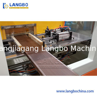 Linha arquitetónica poder da extrusão do perfil de WPC do motor do tamanho 37KW do produto de 240MM