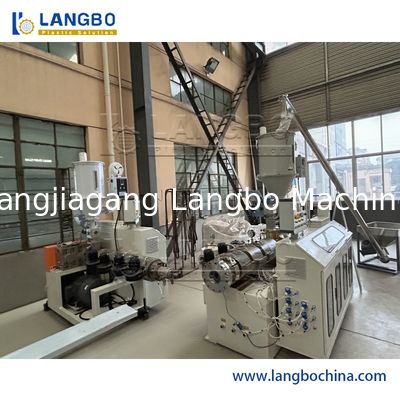 Linha arquitetónica poder da extrusão do perfil de WPC do motor do tamanho 37KW do produto de 240MM