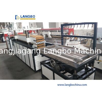 Máquinas/extrusoras para fabricação de perfis de painéis de tecto de PVC de plástico