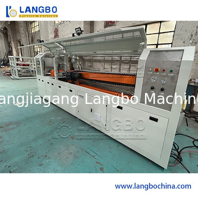 Linha de extrusão de perfis de PVC com extrusora de parafusos binários cônicos 55/110 para tronco de cabo de 1180 mm e potência do motor de 22 kW