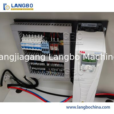 Linha de produção de extrusão de painéis de parede/janelas/portas/pavimentos/cercas/aberturas de pavimentos de madeira plástica