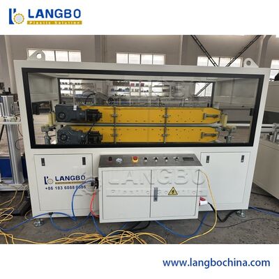 Linha de extrusão de tubos PPR de coextrusão de 3 camadas com capacidade de 350 kg/h e controlo PLC