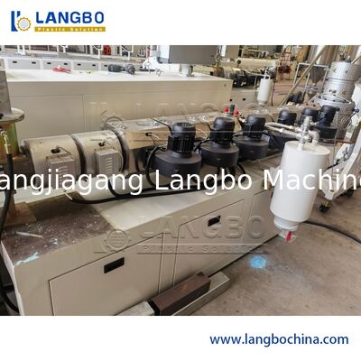 Extrusora de único parafuso 15 a rendimento elevado do tubo da mangueira do PVC/plutônio - 200mm parafusam o diâmetro