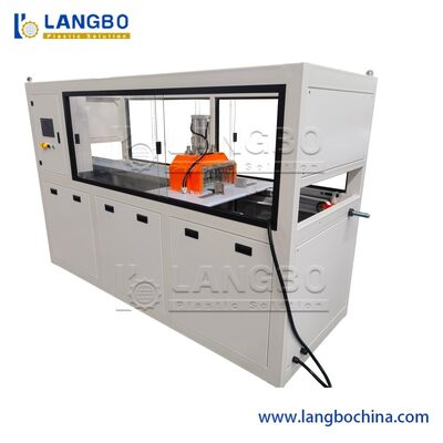 Máquina de extrusão de plástico para perfis de janela/cerca/pedal/deck/tubo/placa/piso/telhado/fita de borda/porta-malas/moldura/painel de parede/porta/teto/vedação de WPC/PVC/PE/PP/PC/PS