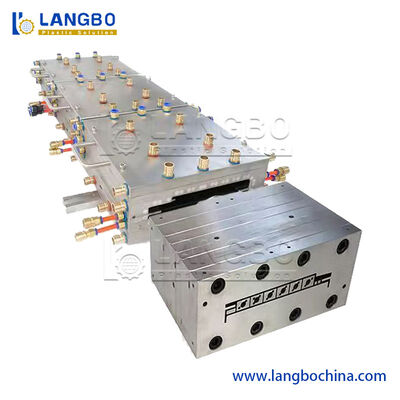 WPC / PVC teto / painel de parede / revestimento / janelas / estrutura de porta sólida / perfil / PE piso / máquina de piso extrusora de extrusão de plástico WPC preço de fábrica