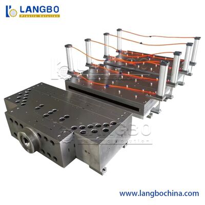 Máquina de extrusão de plástico para perfis de janela/cerca/pedal/deck/tubo/placa/piso/telhado/fita de borda/porta-malas/moldura/painel de parede/porta/teto/vedação de WPC/PVC/PE/PP/PC/PS