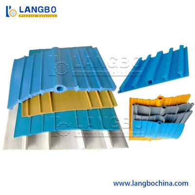 Linha de produção de extrusão de perfis de obturação de água de plástico PVC/máquina de produção de obturação de água de PVC