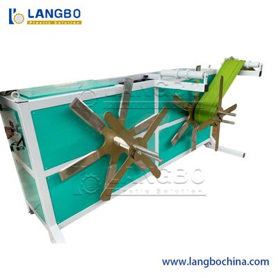 Máquina de fazer parada de água de PVC de plástico de automação de alta qualidade / Fabricante de linha de produção de extrusão de perfil de teto oco de moldura de porta WPC na China