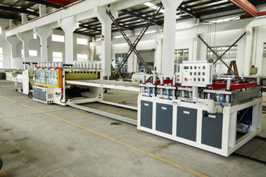 Certificação composta plástica de madeira plástica do ISO do CE do equipamento da extrusão do perfil