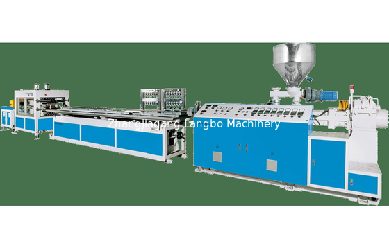 Máquina de extrusão de perfis de revestimento de madeira de plástico WPC