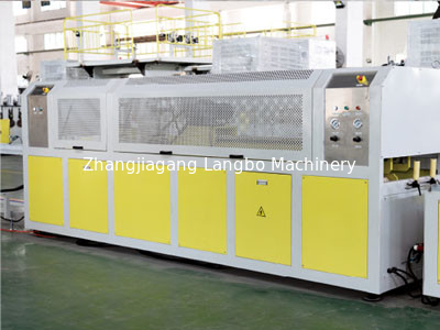 Máquina de fabricação de painéis de parede WPC para decoração de interiores e exteriores